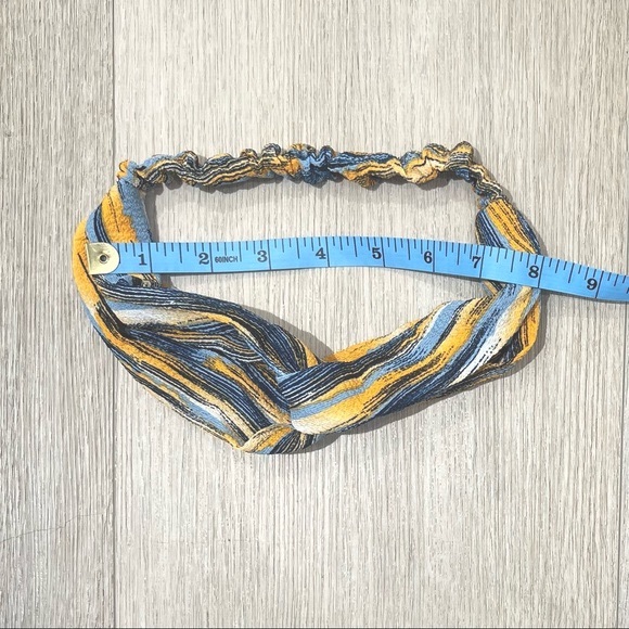 🍀Bundle! 3/$10 Knotted Headbands - Picture 2 of 5